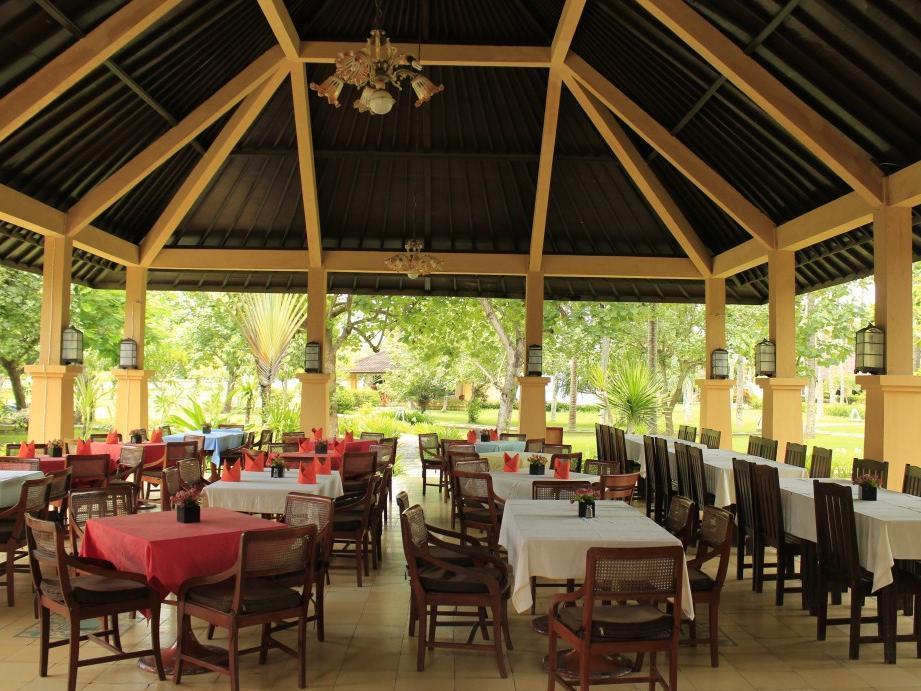 Tastura Beach Hotel Kuta  Exterior photo