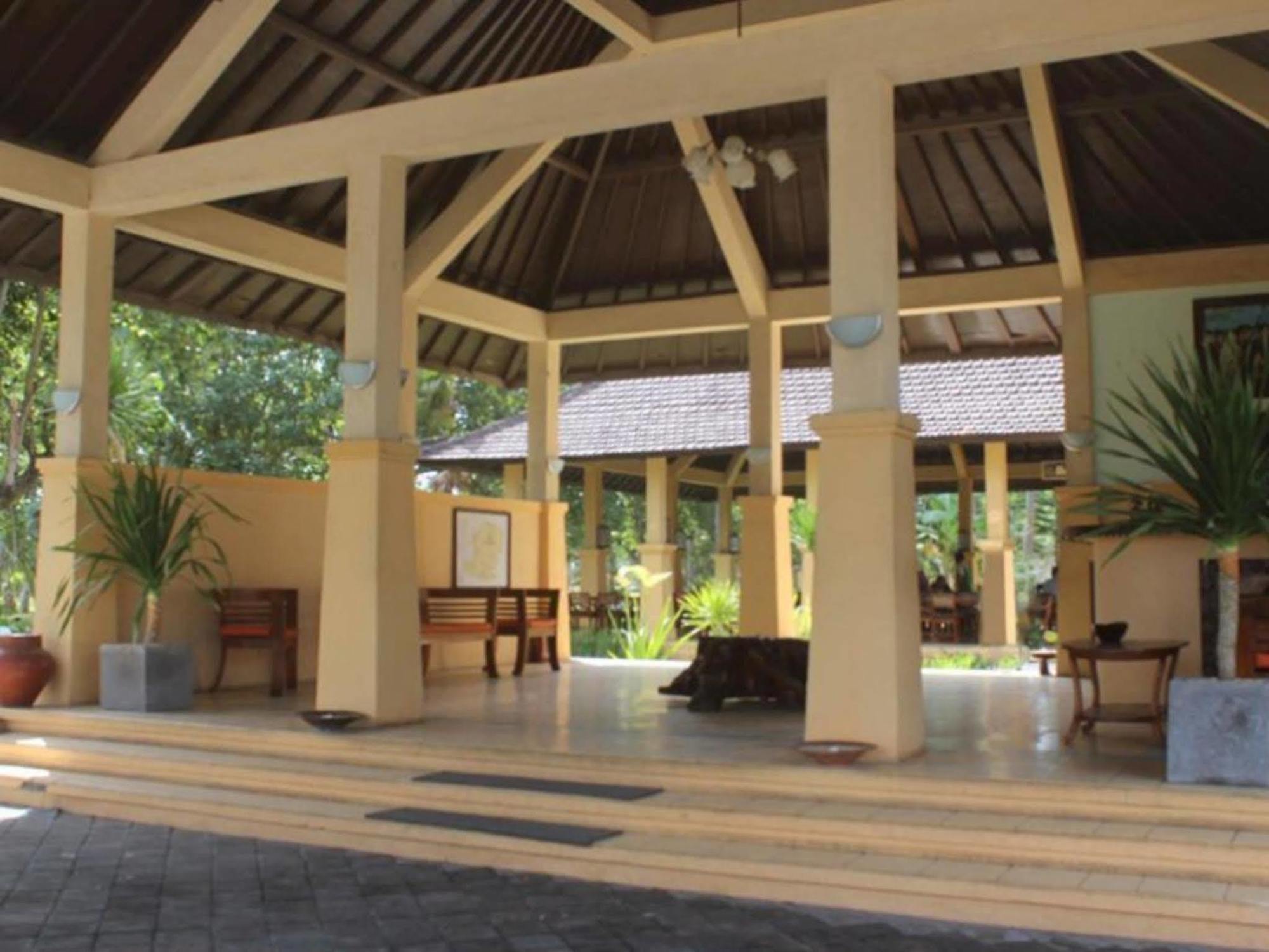 Tastura Beach Hotel Kuta  Exterior photo