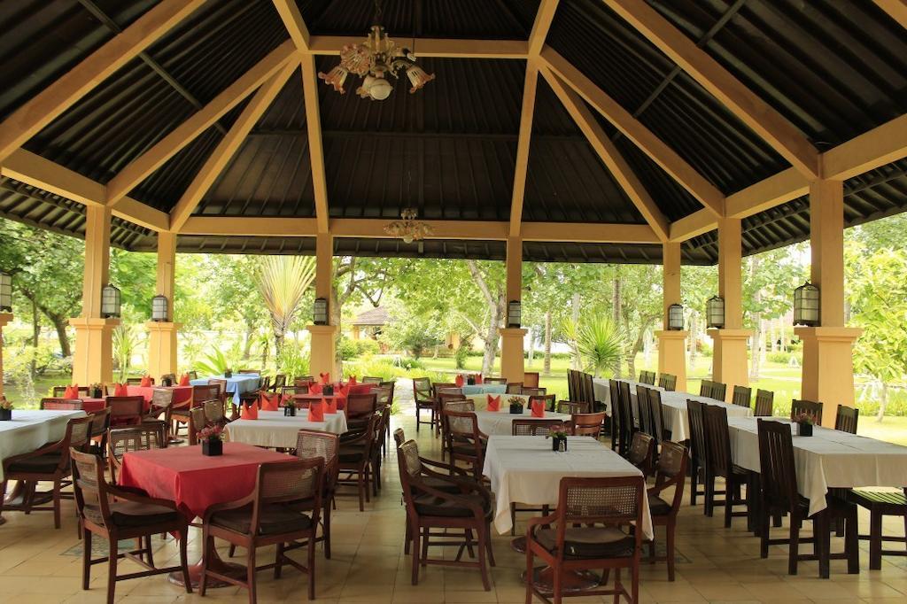 Tastura Beach Hotel Kuta  Exterior photo